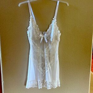 “Ohlala Cheri” intimate apparel sz 3x/4x white sheer lacey night gown